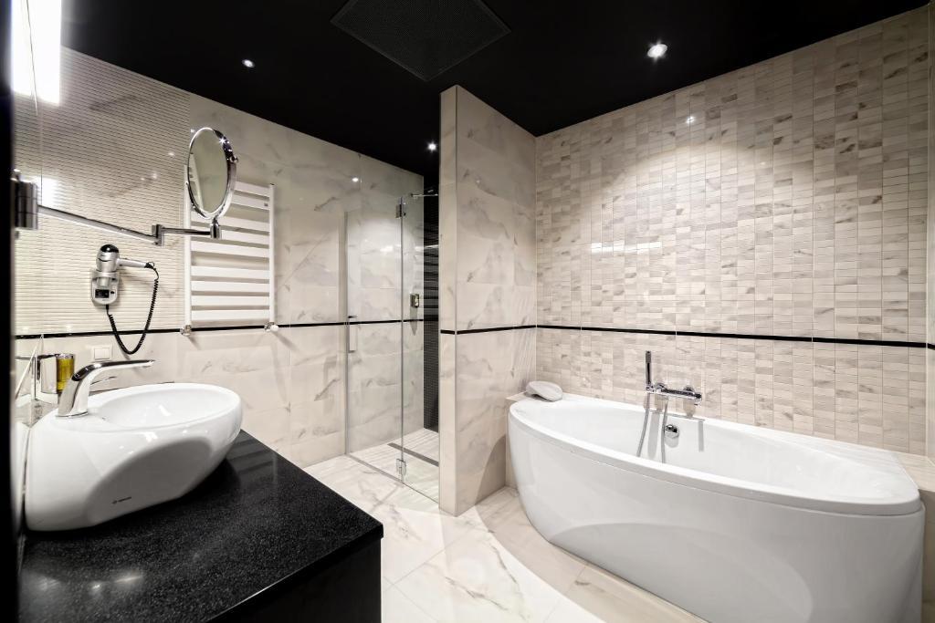 Sloneczny Zdroj Medical Spa & Wellness Busko Zdroj Phòng bức ảnh